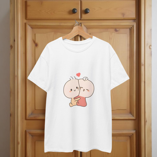 Les jumeaux Chippi se font un câlin 
